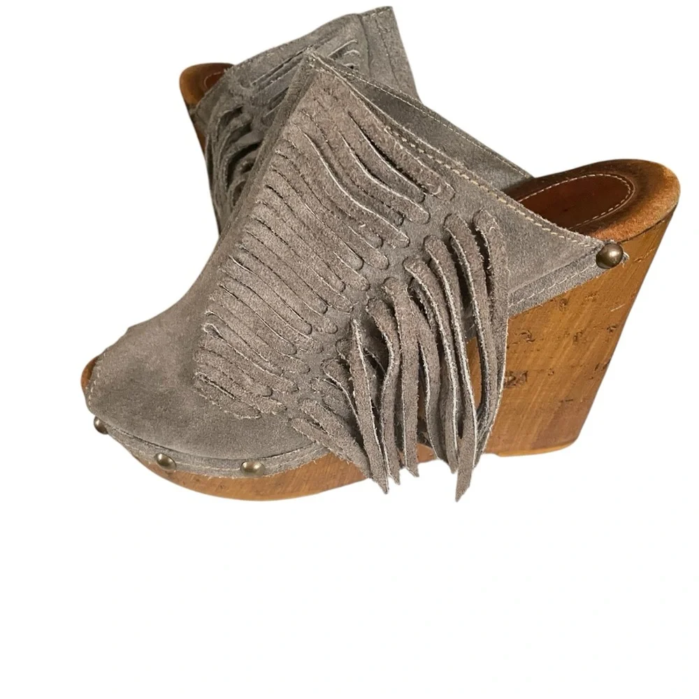 SBICCA Anthropologie Pitch Wedge Mules Heel Size 10 Women's Gray Suede Fringe - Picture 14 of 14